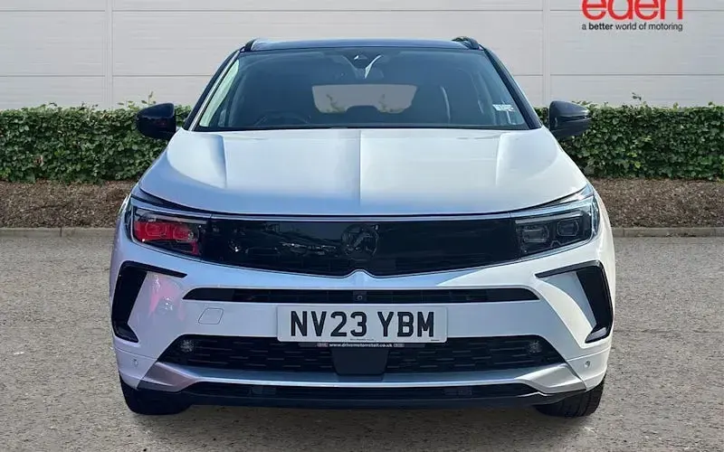 Used Vauxhall Grandland X Ultimate 131 HP (96 kW) 2023 White SUV
