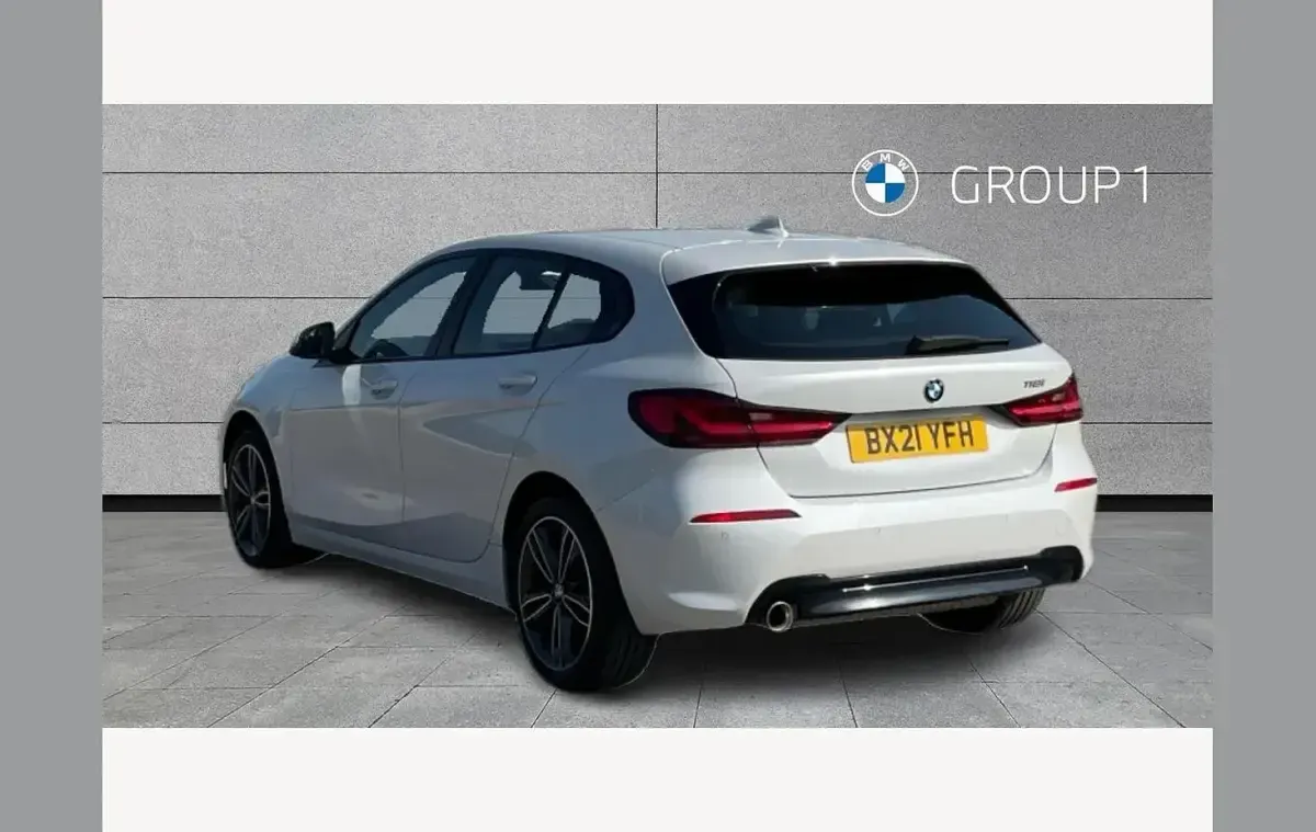 Used BMW 118 Sport Line 136 HP (100 kW) 2021 Mineral white Hatchback
