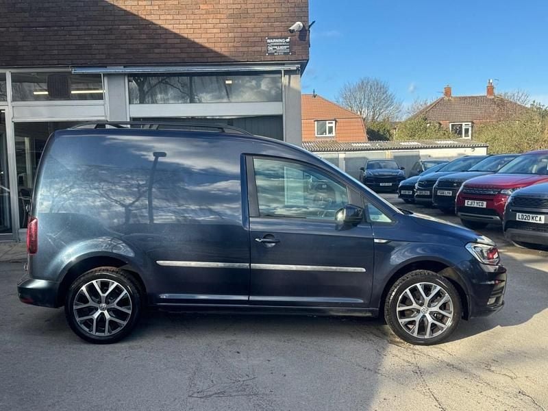 Used VW Caddy Highline 150 HP (110 kW) 2017 Blue MPV