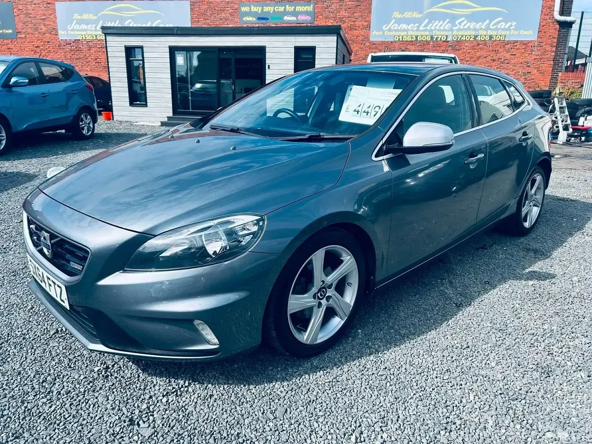 Used Volvo V40 R-Design 115 HP (84 kW) 2014 Grey Hatchback