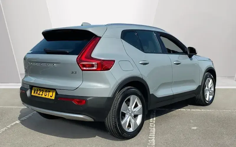 Used Volvo XC40 Core 163 HP (119 kW) 2026 SUV