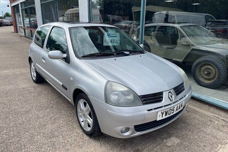 Silver Used 2005 Renault Clio II Extreme Hatchback | £1,495 (Fair price) - Image 1/1