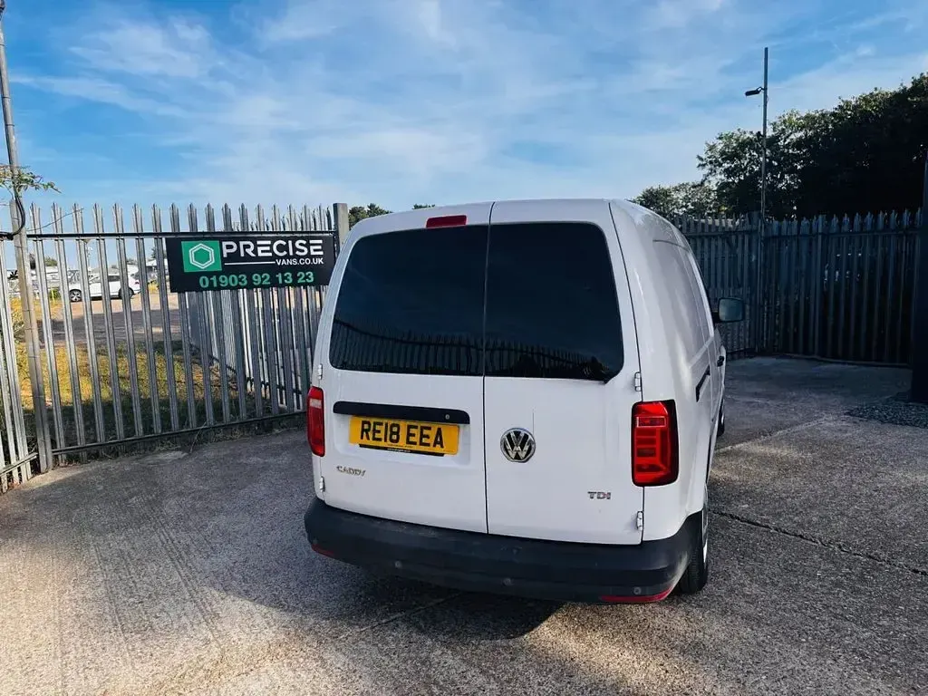 Used VW Caddy Maxi Startline 102 HP (75 kW) 2018 White MPV
