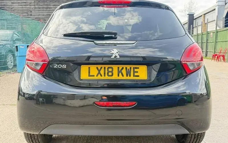 Used Peugeot 208 82 HP (60 kW) 2017 Hatchback