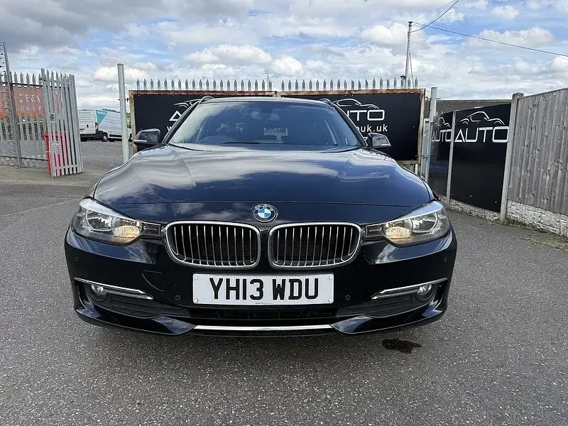 Used BMW 320 Luxury Line 181 HP (133 kW) 2013 Black sapphire metallic paint Estate