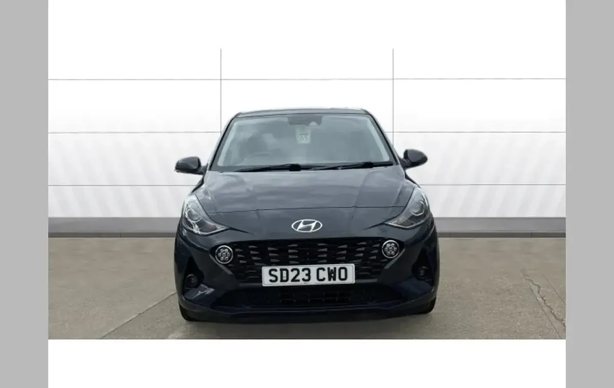 Used Hyundai i10 Premium 67 HP (49 kW) 2023 Grey Hatchback