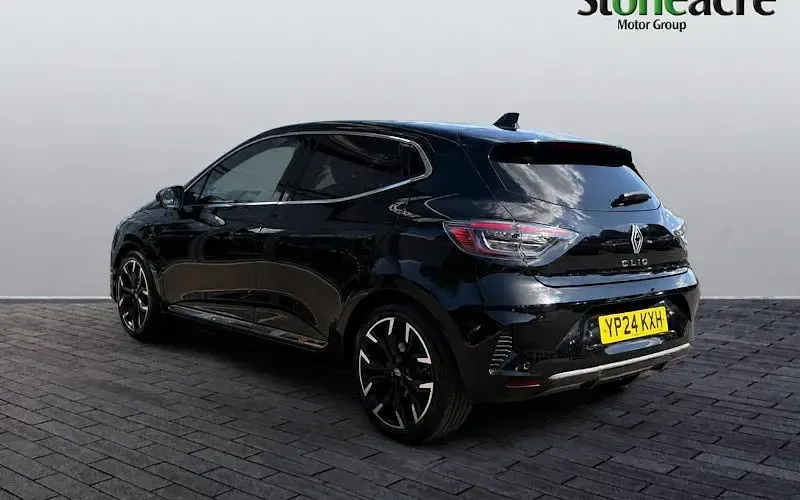 Used Renault Clio Techno 143 HP (105 kW) 2025 Black Hatchback