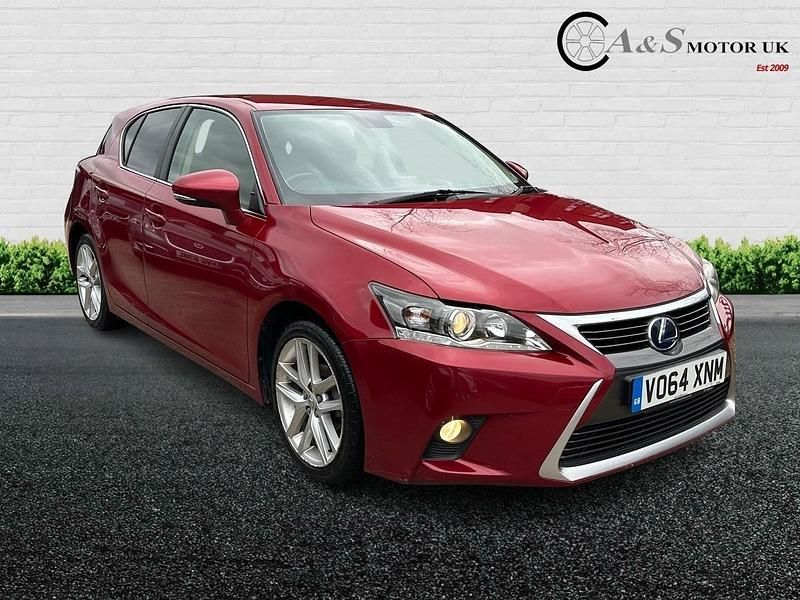 Used Lexus CT200h 134 HP (98 kW) 2014 Red Hatchback