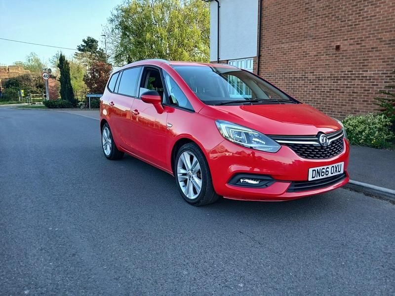 Used Vauxhall Zafira SRi 140 HP (102 kW) 2016 Red MPV