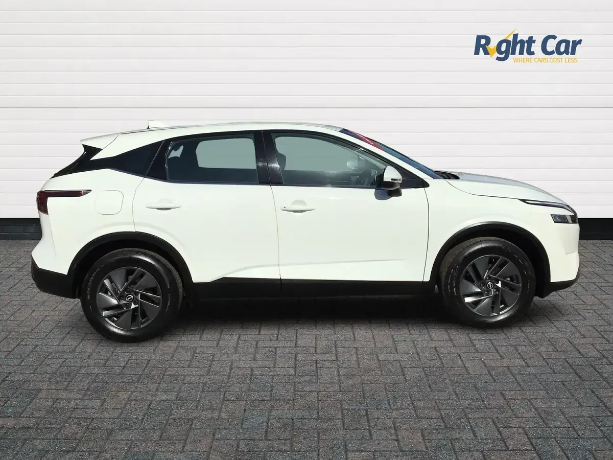 Used Nissan Qashqai Acenta Premium 140 HP (102 kW) 2023 White SUV