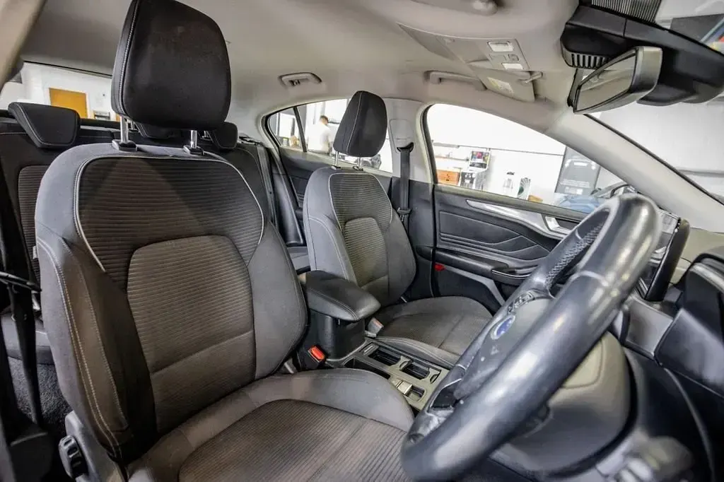 Usado Ford Focus Titanium 120 HP (88 kW) 2020 Preto Citadino