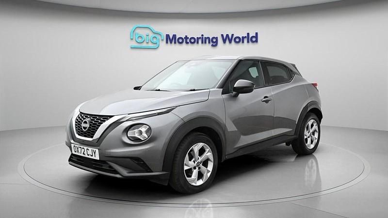 Used Nissan Juke N-Connecta 114 HP (83 kW) 2023 Grey SUV