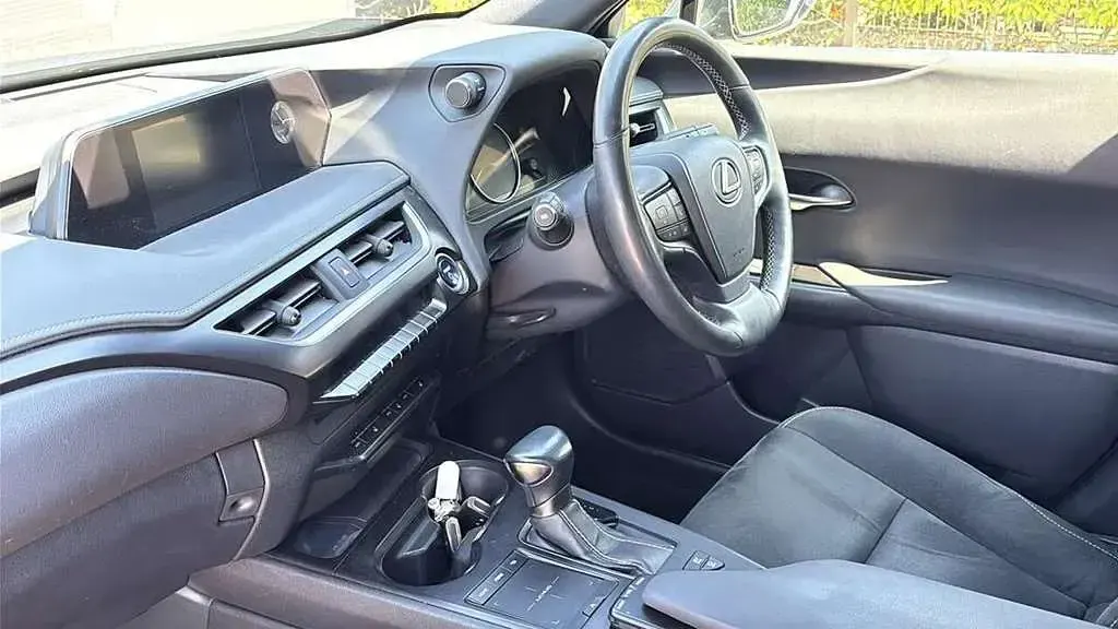 Used Lexus UX 250h 180 HP (132 kW) 2020 Black SUV