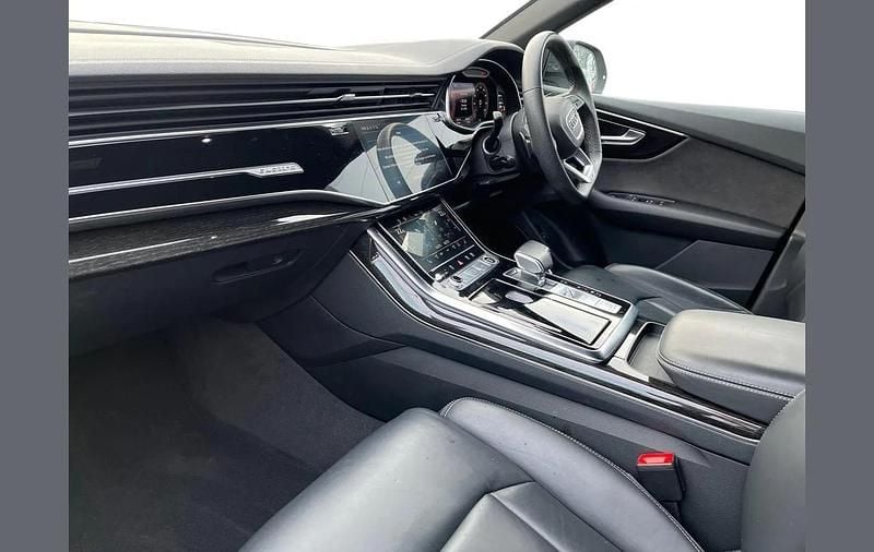 Used Audi Q8 Black Edition 334 HP (245 kW) 2022 White SUV
