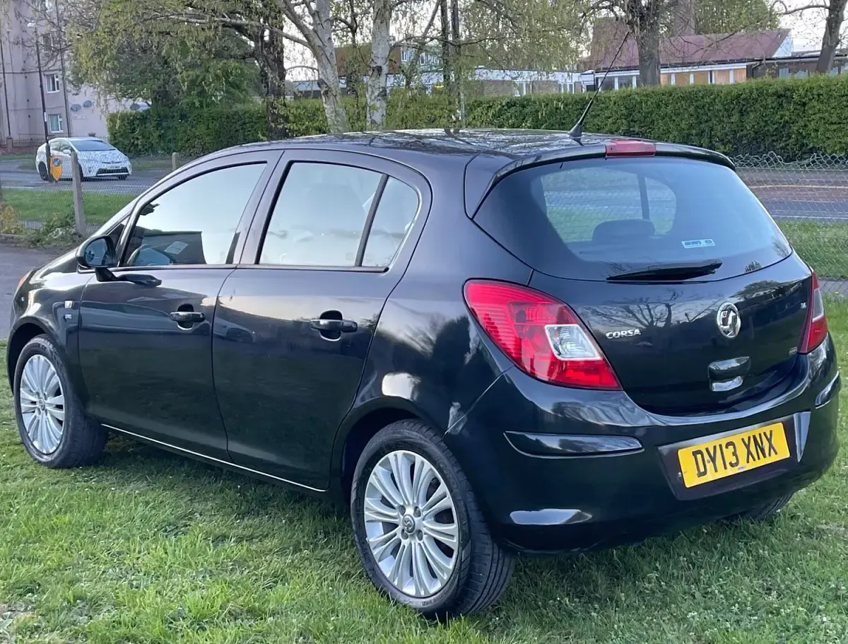 Używany Vauxhall Corsa 2013 Czarny Hatchback