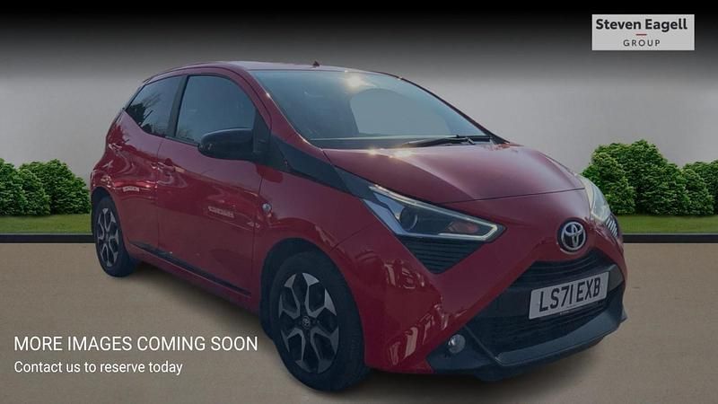 Used Toyota Aygo Trend 72 HP (52 kW) 2021 Red Hatchback