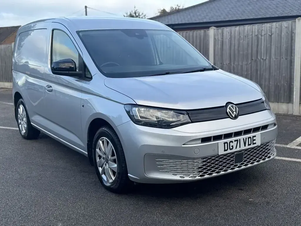 Begagnad VW Caddy Pro 2022 Silver Minibuss