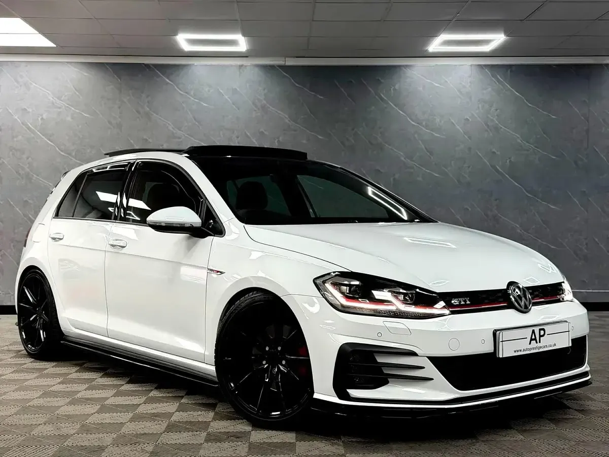 Used VW Golf VII GTI 230 HP (169 kW) 2018 White Hatchback