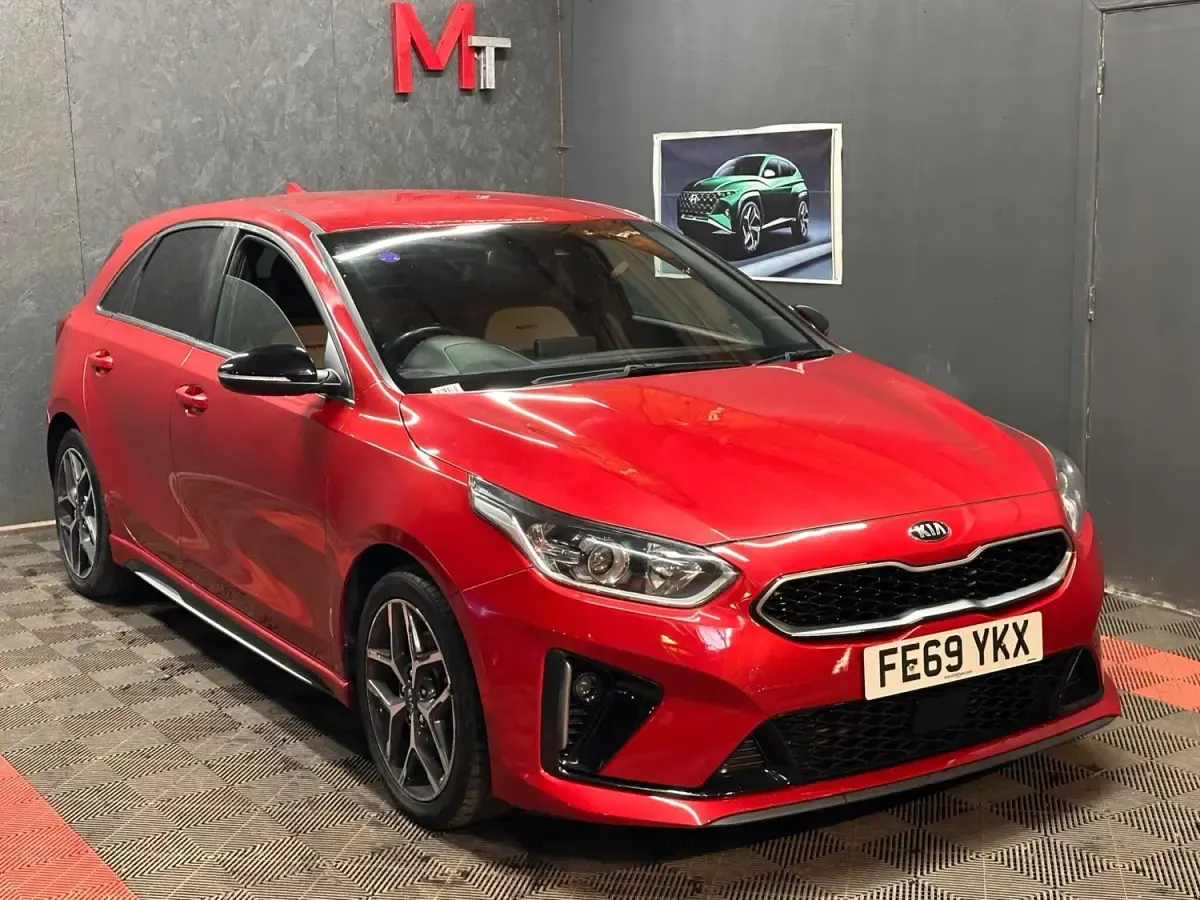 Begagnad Kia Ceed GT-Line 2019 Röd Halvkombi