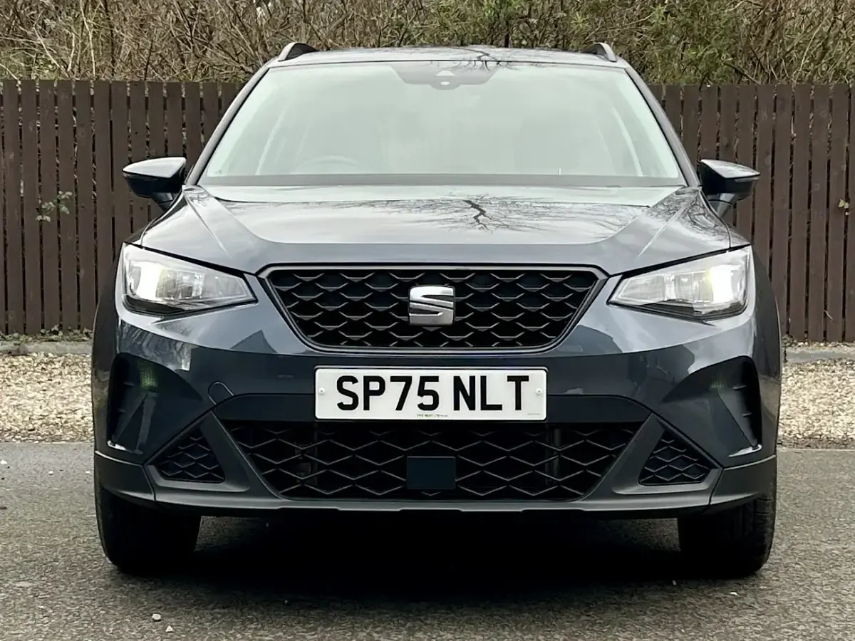 Begagnad Seat Arona 94 HK (69 kW) 2025 Grå SUV