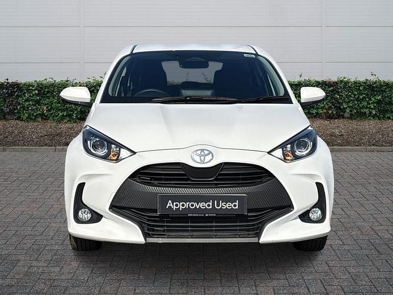 Used Toyota Yaris Hybrid 2024 White Hatchback