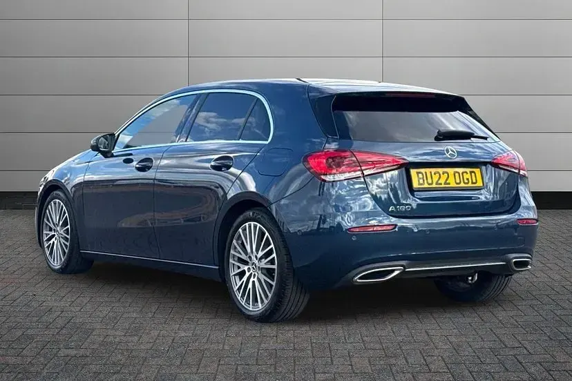 Used Mercedes A180 Executive 134 HP (98 kW) 2022 Blue Hatchback