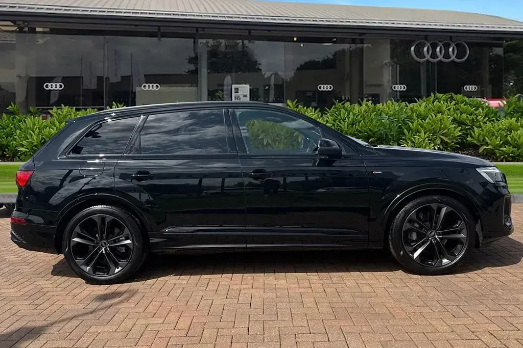 Used Audi Q7 Black Edition 286 HP (210 kW) 2026 Black SUV