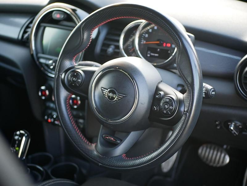 Used Mini Cooper Hatch 136 HP (100 kW) 2020 Black Hatchback