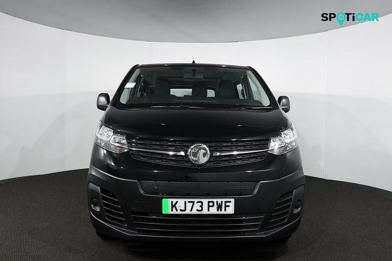 Second-hand Vauxhall Vivaro 100 kW (136 CP) 2024 Negru Monovolum