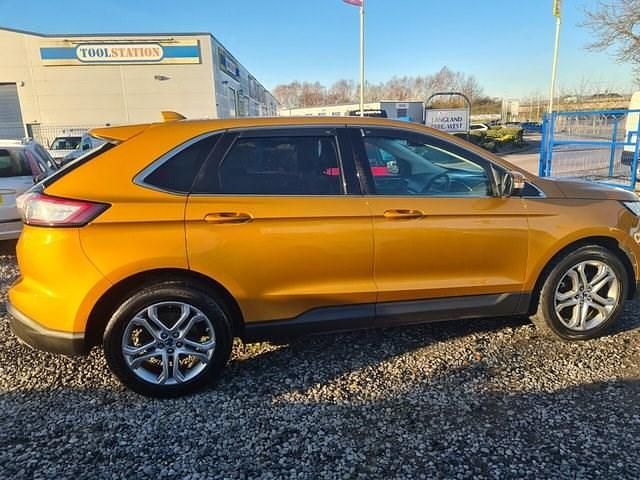 Usado Ford Edge Titanium 210 HP (154 kW) 2016 SUV