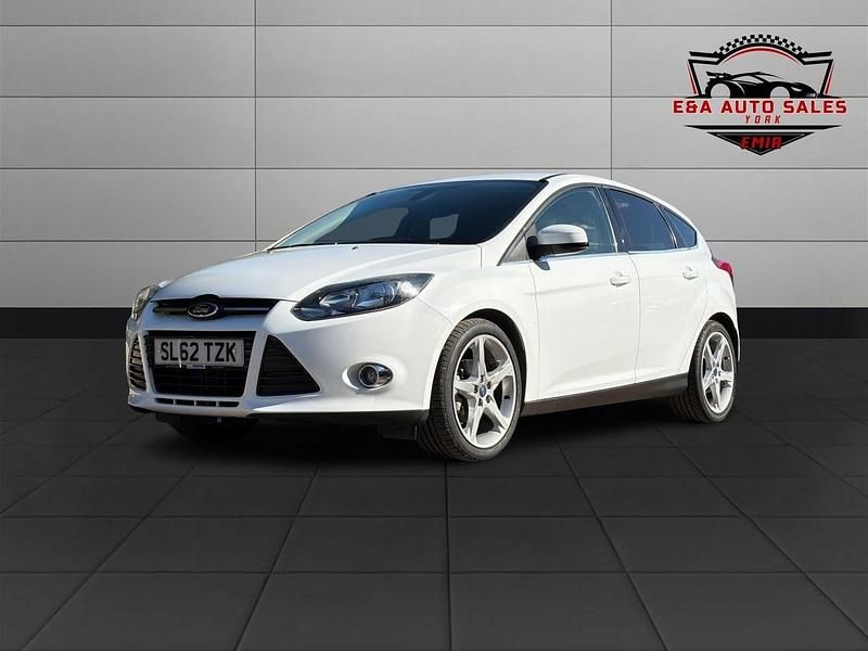 Used Ford Focus Titanium 125 HP (91 kW) 2012 White Hatchback