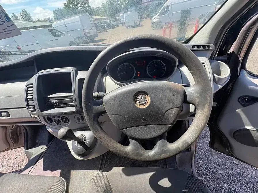 Used Vauxhall Vivaro 115 HP (84 kW) 2012 Black MPV