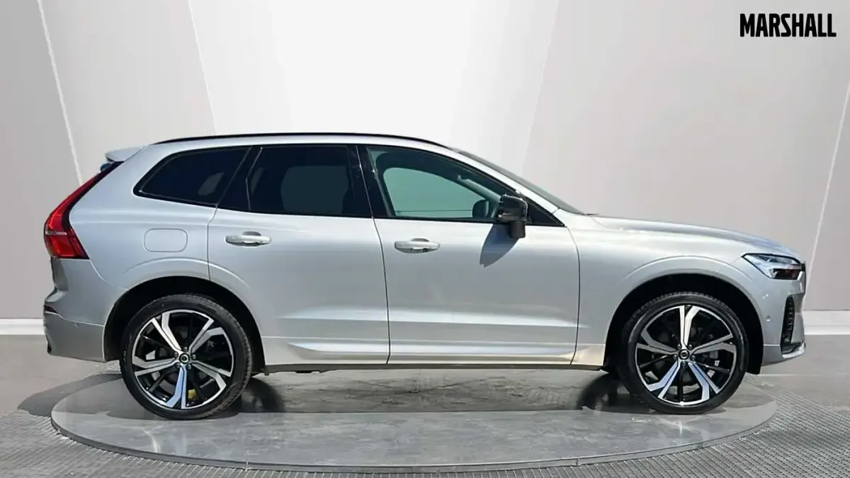 Used Volvo XC60 Ultra 247 HP (181 kW) 2025 Silver SUV
