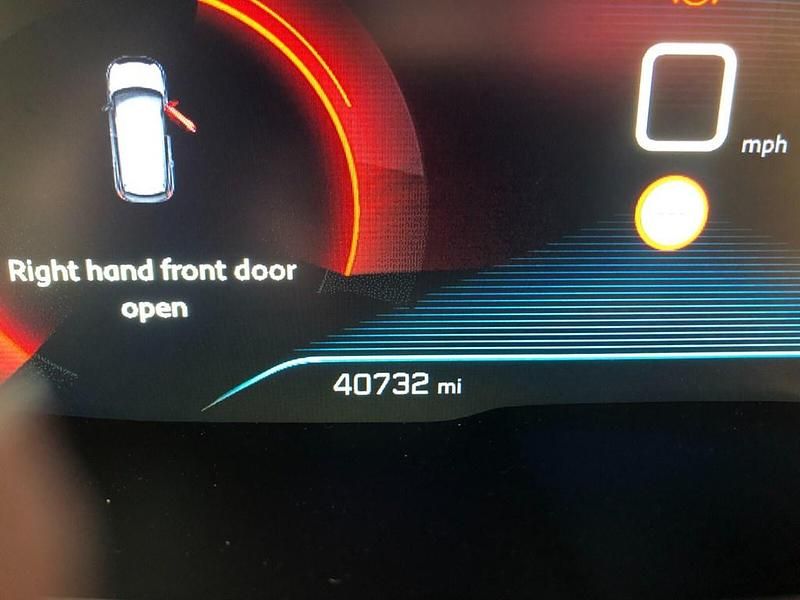 Used Peugeot 3008 Allure 131 HP (96 kW) 2017 Grey Hatchback