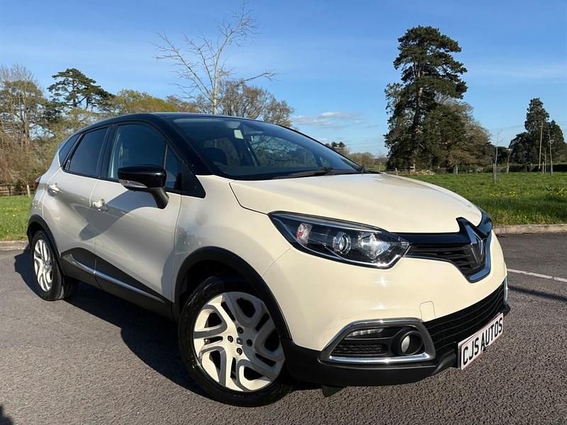 Second-hand Renault Captur Dynamique 90 CP (66 kW) 2014 Bej SUV