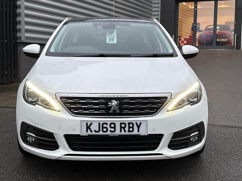 Used Peugeot 308 SW Allure 129 HP (94 kW) 2020 White Estate