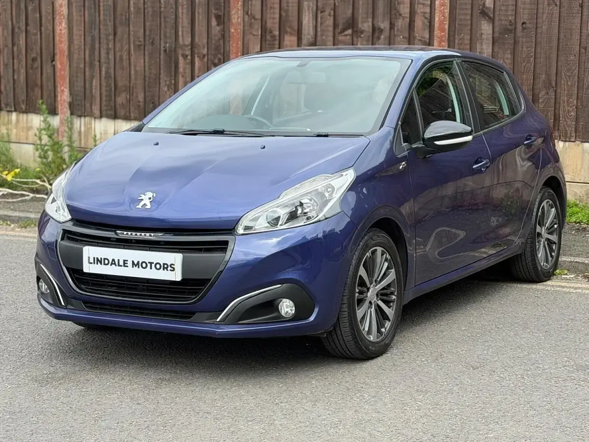 Used Peugeot 208 2016 Blue Hatchback