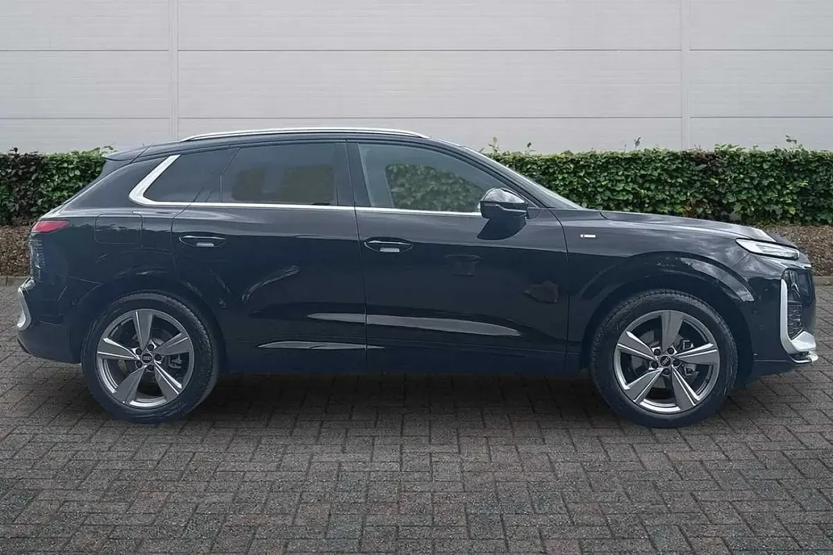 New Audi Q3 S-Line 150 HP (110 kW) 2026 Mythos black, metallic SUV