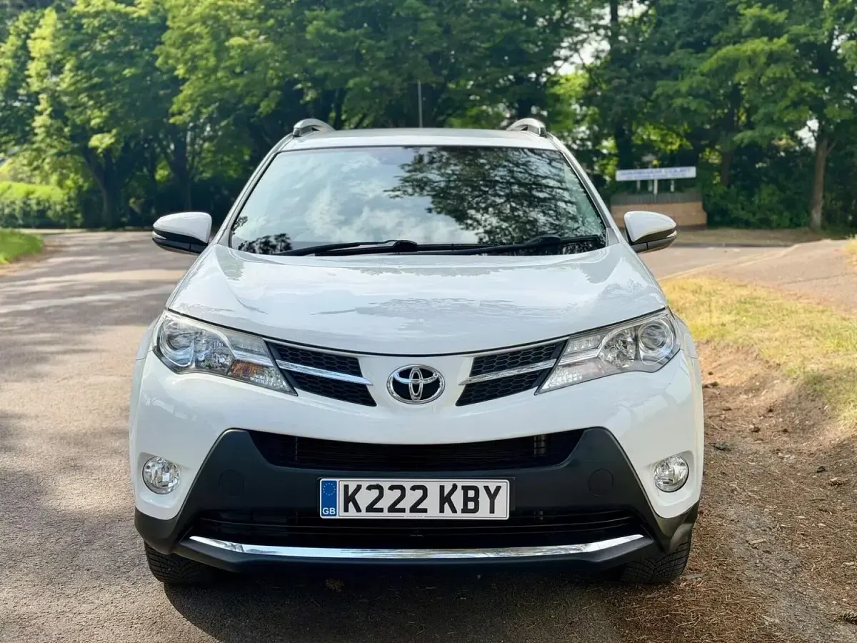 Used Toyota RAV4 150 HP (110 kW) 2014 White SUV