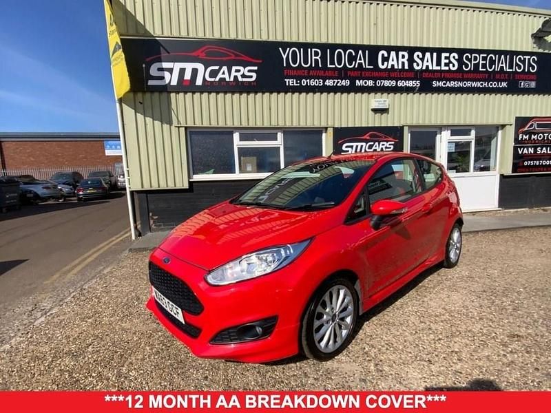 Red Used 2013 Ford Fiesta Zetec Hatchback | £6,450 (A bit pricey) - Image 1/4