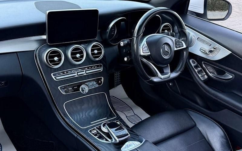 Used Mercedes C220 AMG Line Premium Plus 170 HP (125 kW) 2017 White Cabriolet