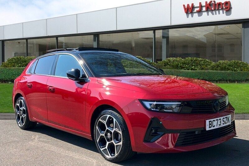 Red Used 2024 Vauxhall Astra Ultimate Hatchback | £19,695 (Fair price) - Image 1/3