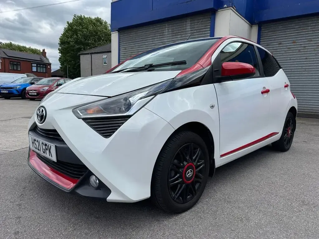 Used Toyota Aygo Trend 72 HP (52 kW) 2021 White Hatchback