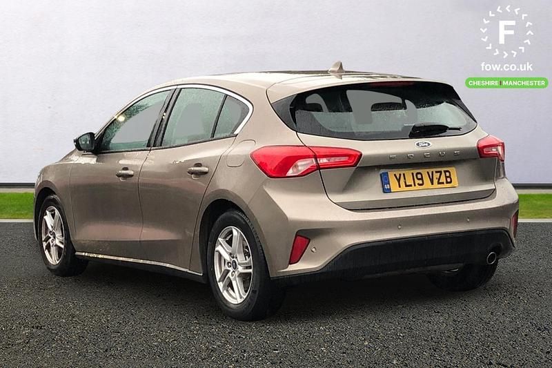 Used Ford Focus Zetec 125 HP (91 kW) 2019 Silver Hatchback