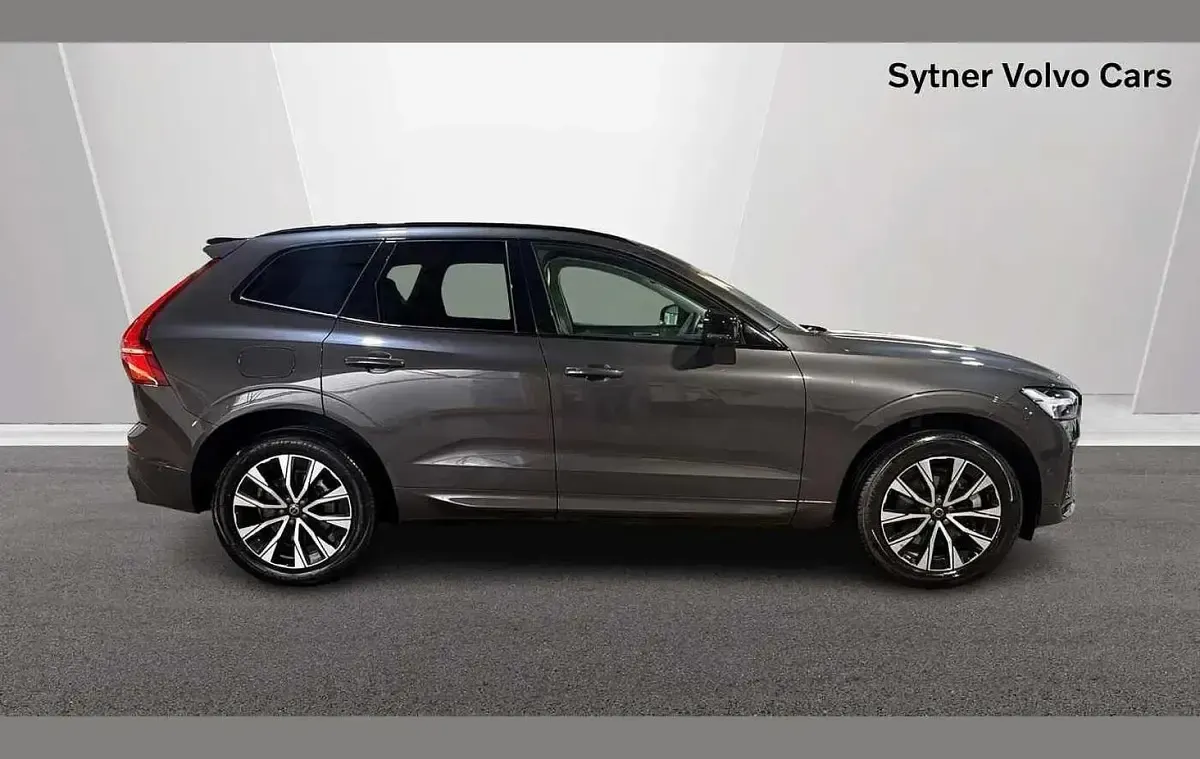 Begagnad Volvo XC60 Plus 247 HK (181 kW) 2025 Grå SUV
