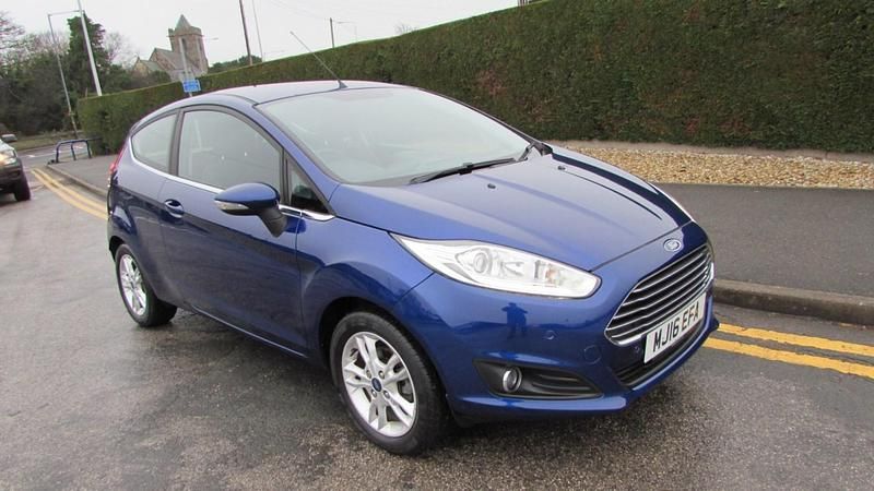 Used Ford Fiesta Zetec 100 HP (73 kW) 2016 Blue Hatchback