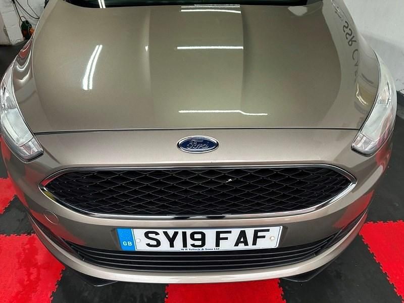 Used Ford C-MAX Zetec 125 HP (91 kW) 2019 Silver MPV