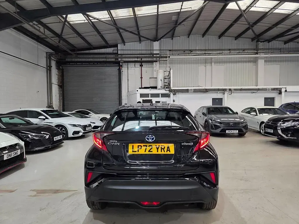 Begagnad Toyota C-HR 122 HK (89 kW) 2023 Svart SUV
