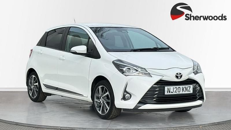 Used Toyota Yaris 111 HP (81 kW) 2020 White Hatchback
