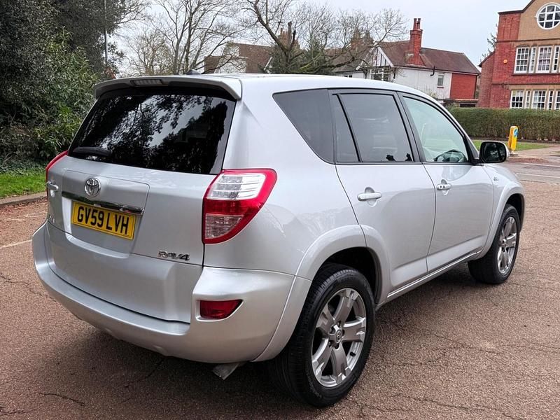 Usado Toyota RAV4 SR 150 HP (110 kW) 2009 Prateado SUV